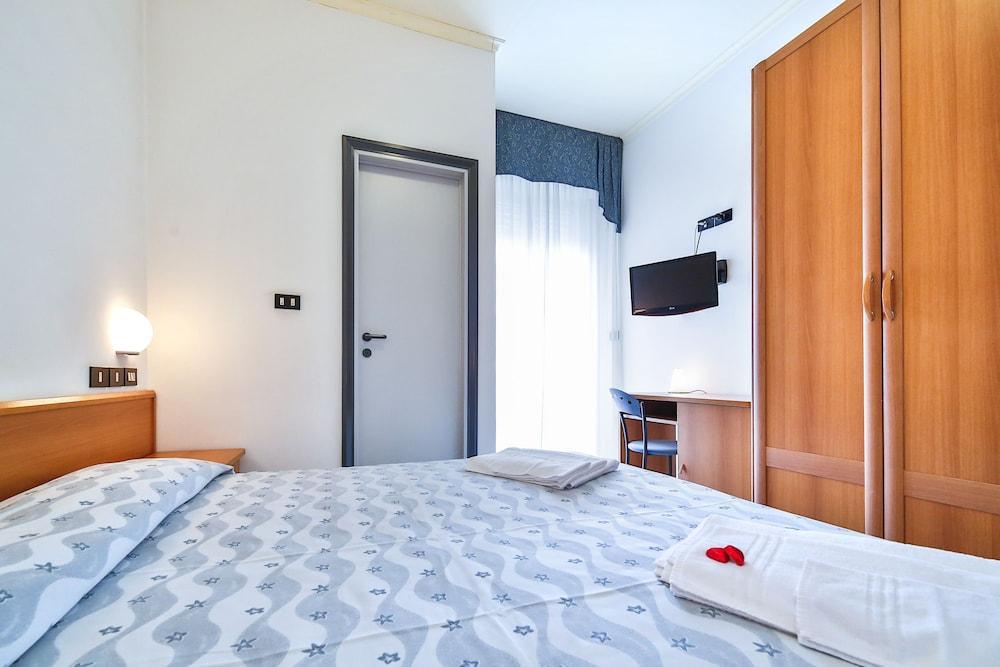 Hotel Sunset ريميني المظهر الخارجي الصورة