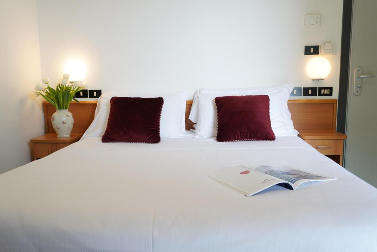 Hotel Sunset ريميني المظهر الخارجي الصورة