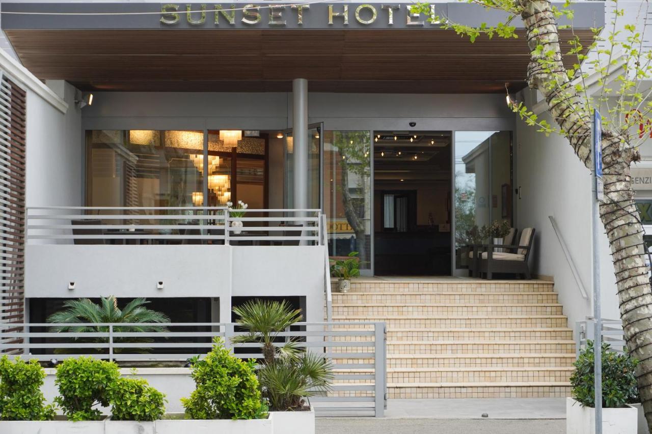 Hotel Sunset ريميني المظهر الخارجي الصورة