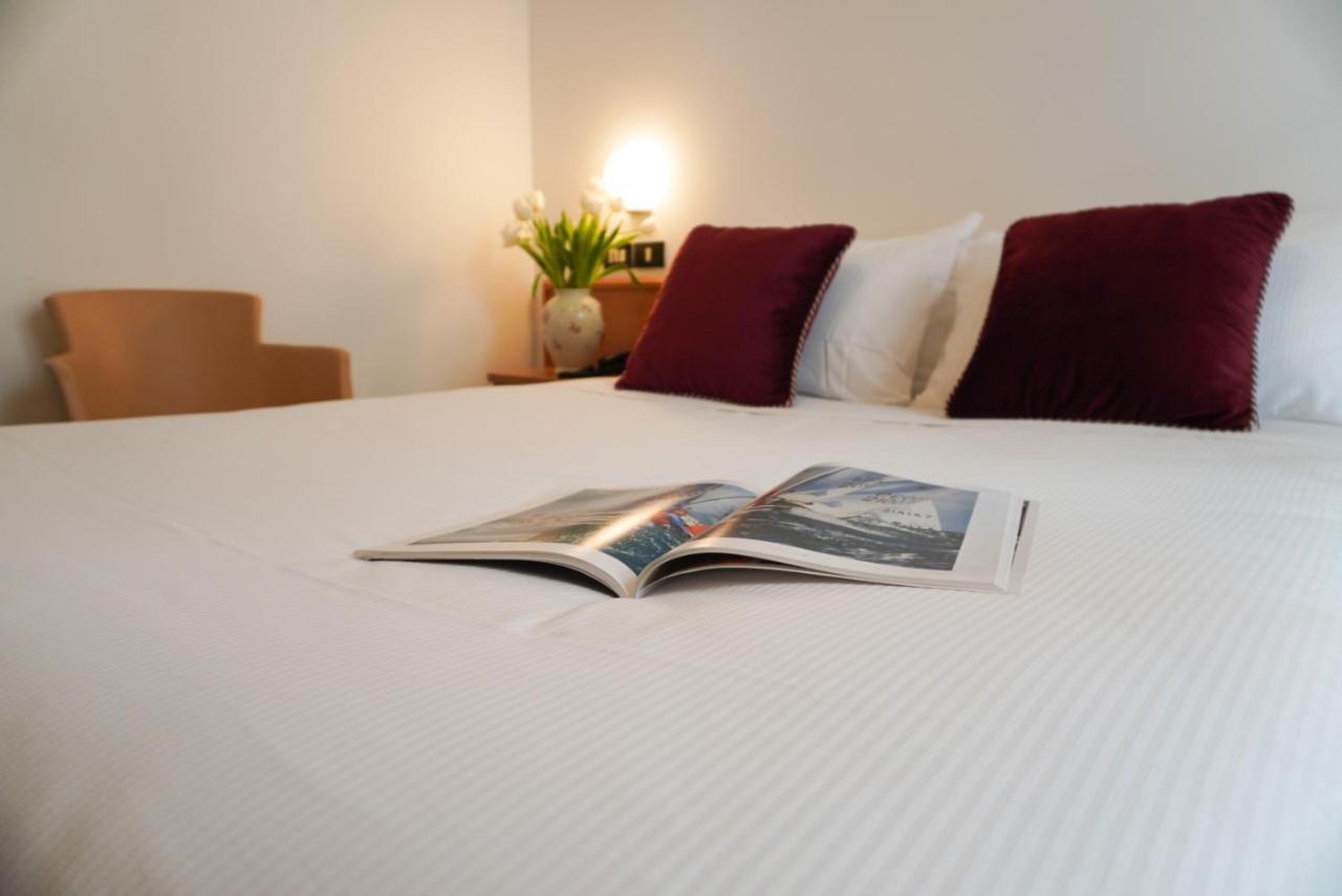 Hotel Sunset ريميني المظهر الخارجي الصورة