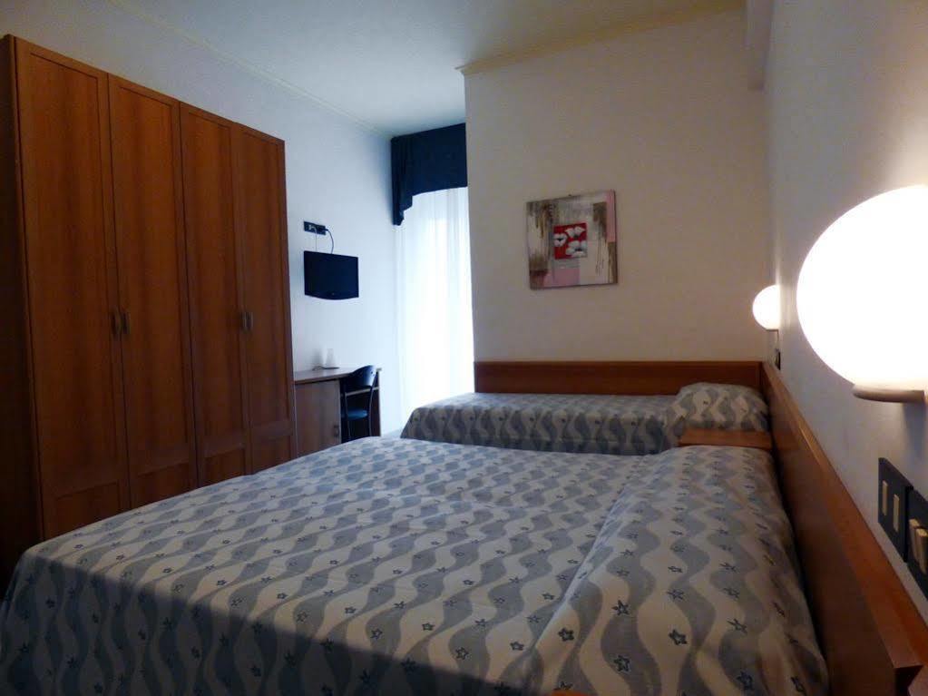 Hotel Sunset ريميني المظهر الخارجي الصورة
