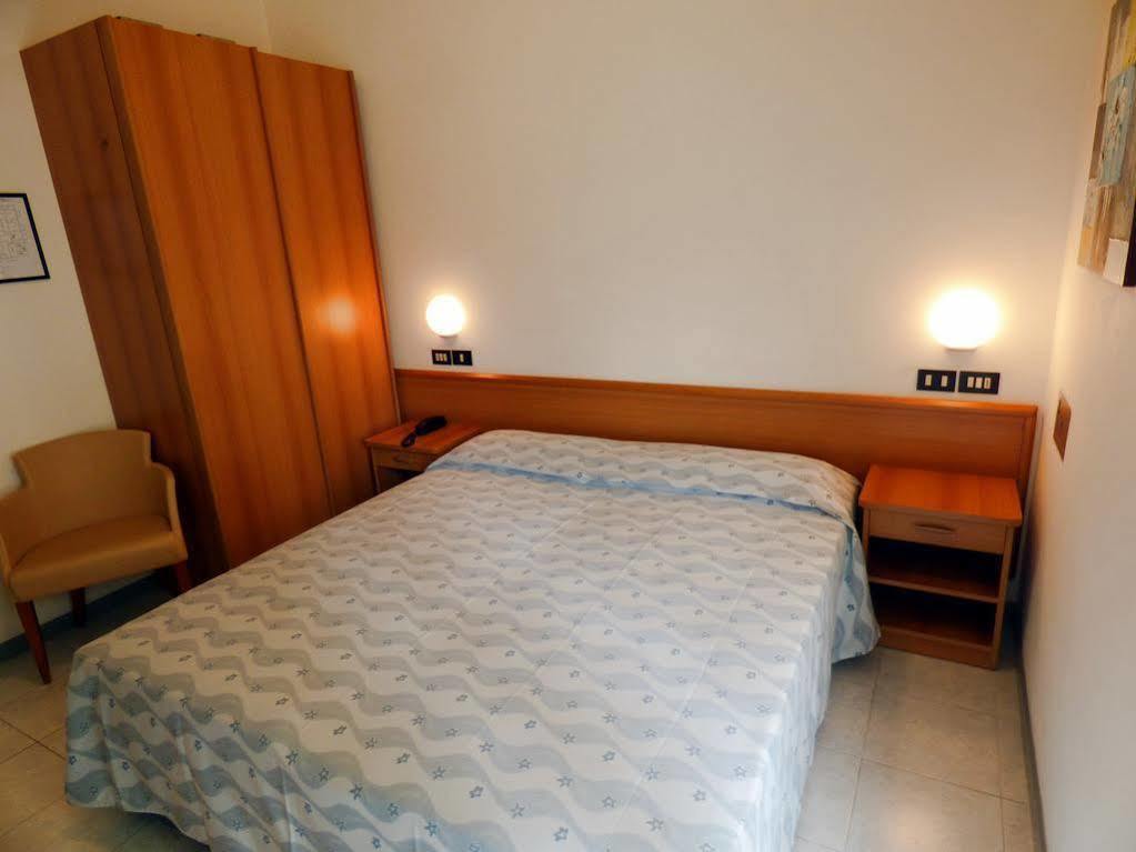 Hotel Sunset ريميني المظهر الخارجي الصورة